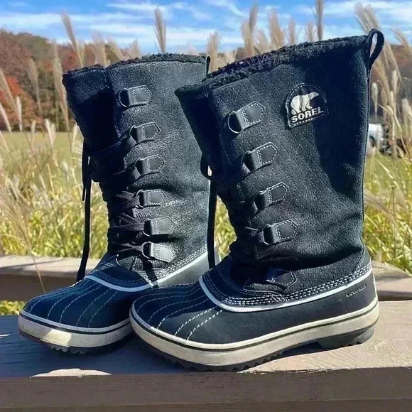 Sorel Women’s waterproof boots. Gently used. Size 6. - Picture 1 of 7